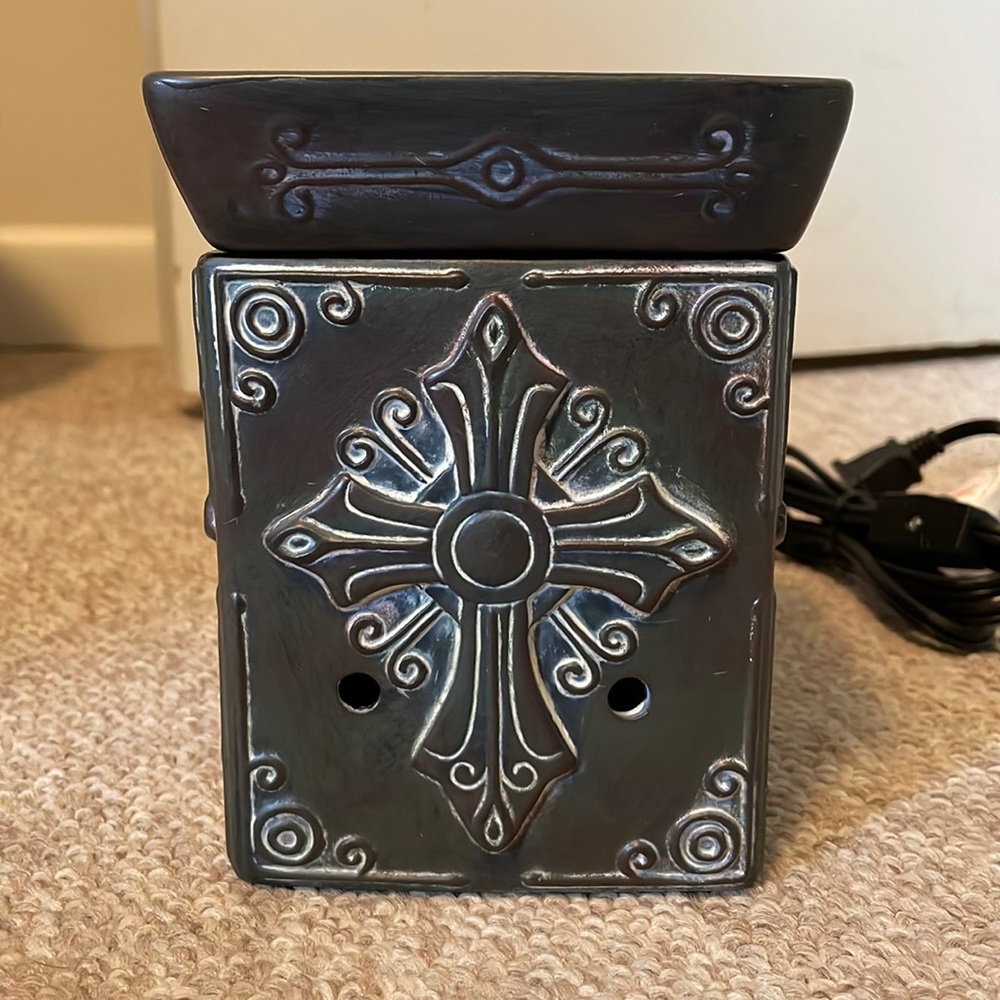 Scentsy Charity Warmer NIP